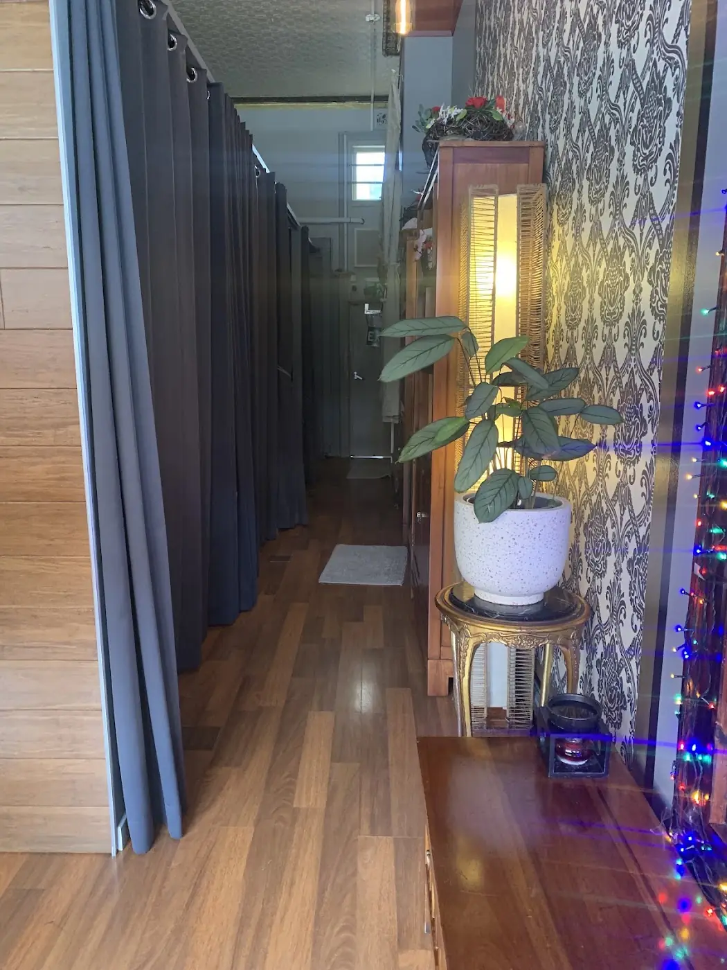 Corridor to the treatment rooms